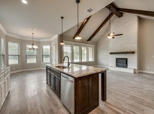 8140 Rooan Ct, Fort Worth, TX 76126