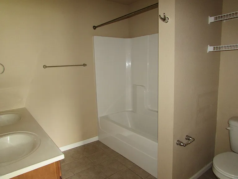 190 Lyle Curtis Cir — Photo 16