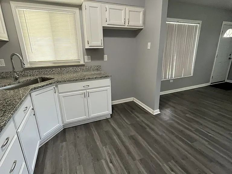 26892 Penn St — Photo 6