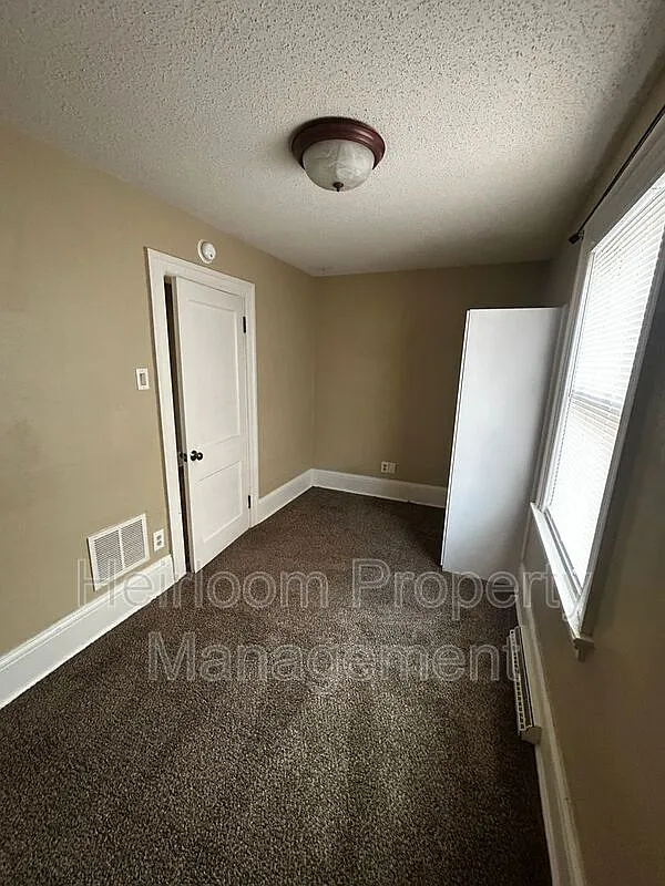 2 bed, 1.0 bath, 732 sqft, $1,125 — Photo 4
