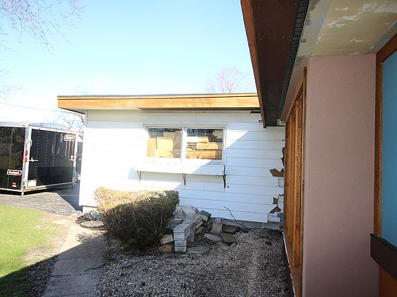 2nd image of 10625 Wicker Ave