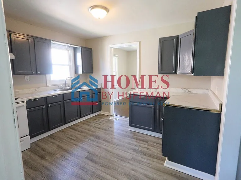 2211 Frisse Ave — Photo 5