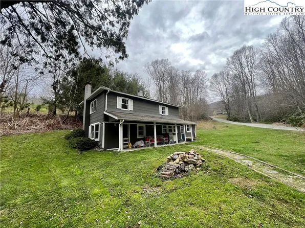 2601 Mountain Dale Road, Vilas, NC 28692