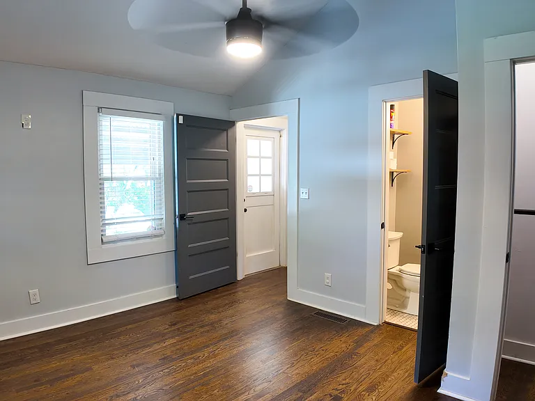 843 N Clayton St — Photo 13