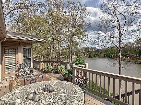 3rd image of 69 Quail Hollow Dr