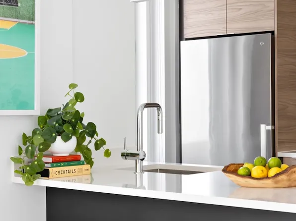 555 West 38th Street image 5 of 13