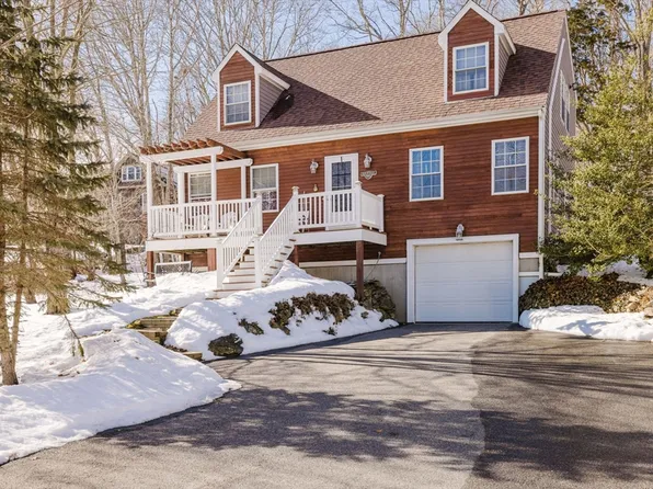 989 Elm St, Somerset, MA 02726