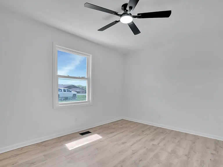 1857 Memorial Dr — Photo 22