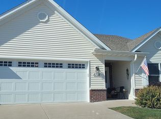 5738 Danielle Dr, Bettendorf, IA 52722