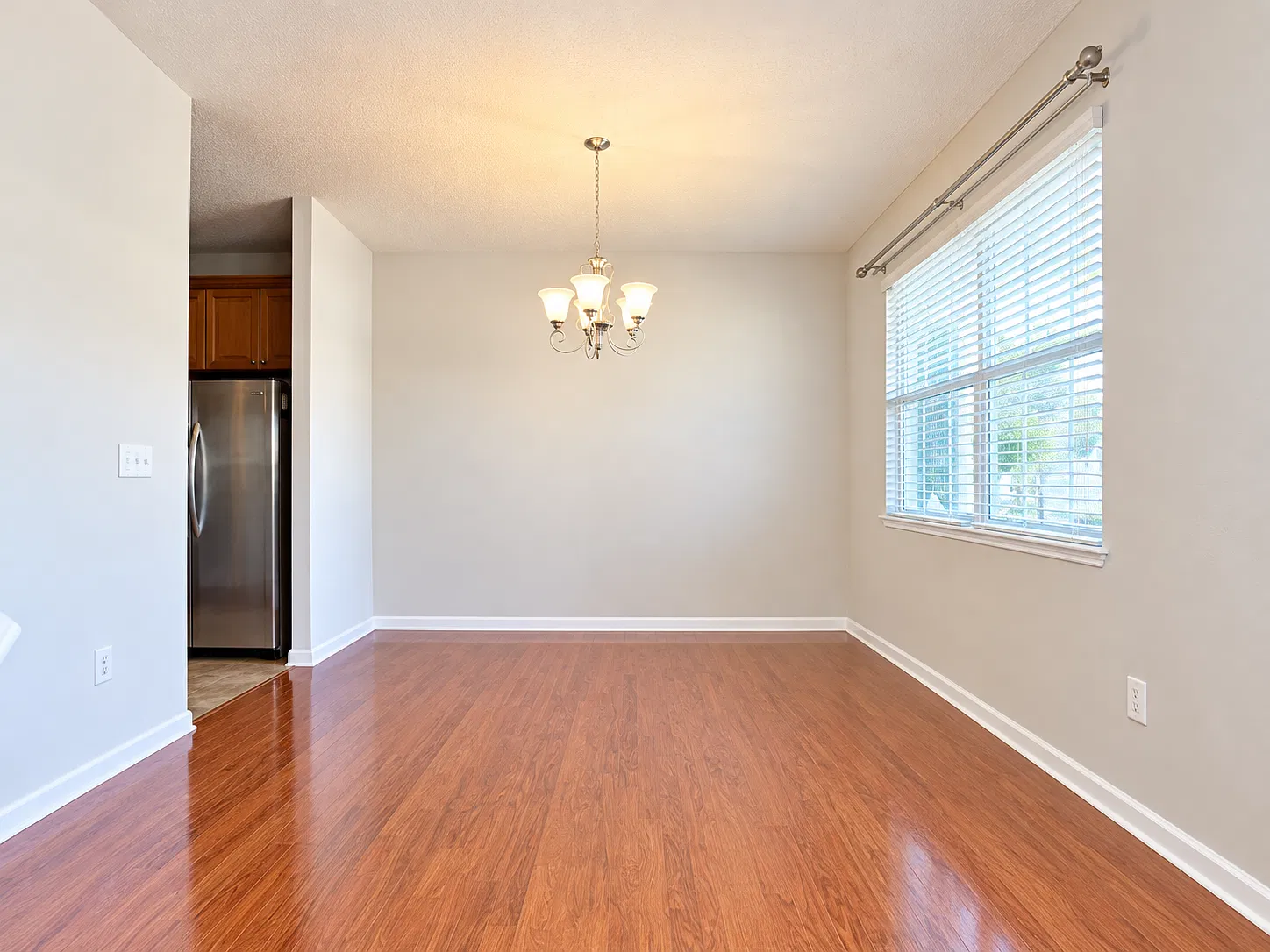2 bed, 2.5 bath, 1341 sqft, $1,700 — Photo 3