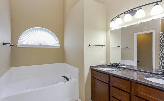 3rd image of 2529 Acorn Dr