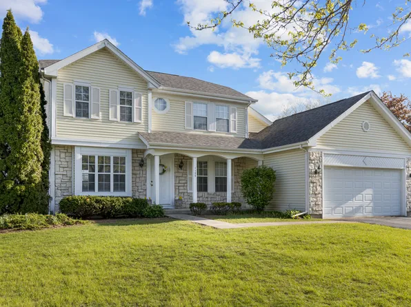 1175 N Harvard Cir, South Elgin, IL 60177