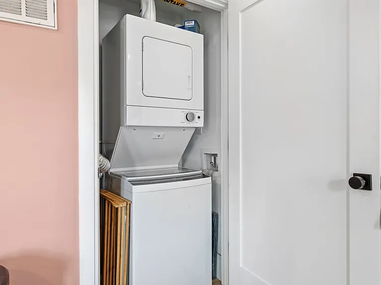 92 Chelsea St #2 — Photo 14