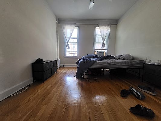 1st image of 425 W Broadway #4