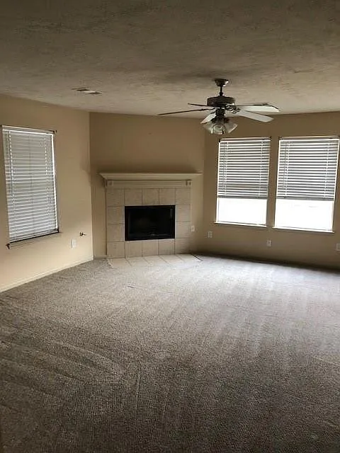 4 bed, 2.0 bath, 1765 sqft, $1,745 — Photo 4