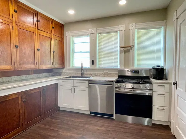 16 South St Floor 1, Newport, NH 03773