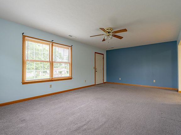 5th image of 2919 Cliftmont Ave NE
