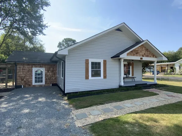 611 S Elm Ave, Dunn, NC 28334
