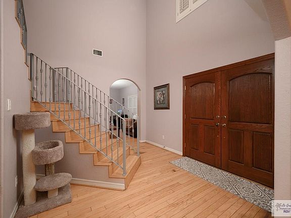2nd image of 2409 Sunset Ln