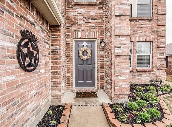 3rd image of 810 Bayview Dr