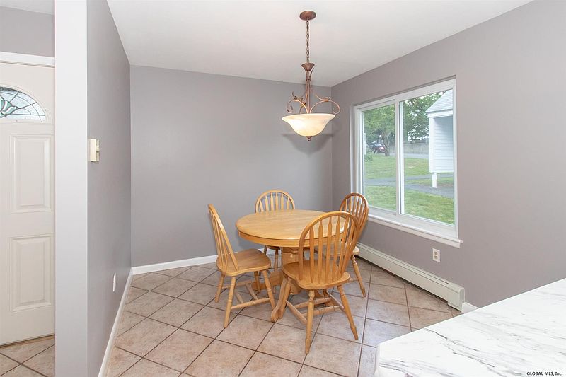 5th image of 1604 ROCKPORT Court