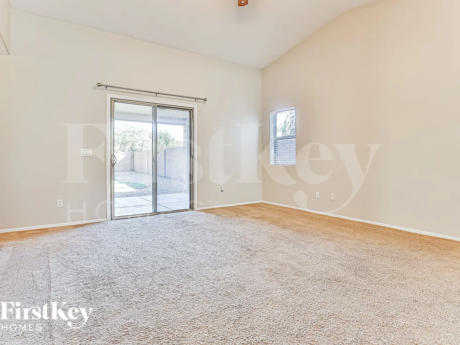 3 bed, 2.0 bath, 1277 sqft, $1,730 — Photo 4