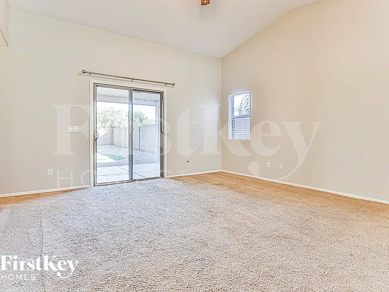 2794 W Mira Dr — Photo 4