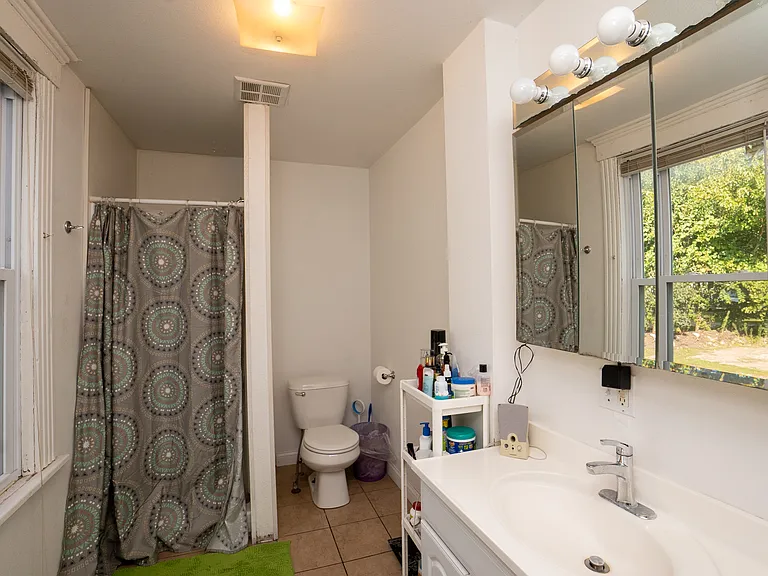 803 W 20th St #1 — Photo 18