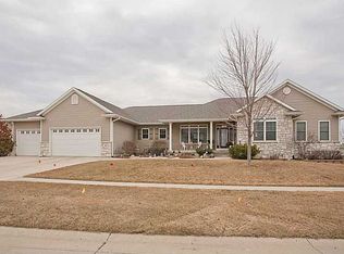 300 Pheasant Ave, Atkins, IA 52206