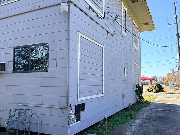 2nd image of 2985 Avenue A