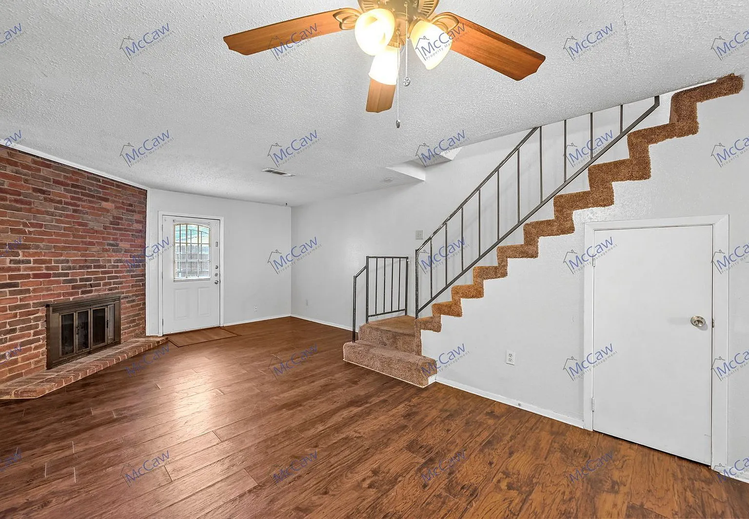 2 bed, 1.5 bath, 1110 sqft, $1,200 — Photo 2
