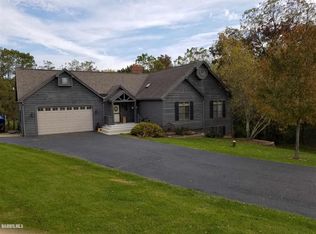 16-20 Lake Carroll Blvd, Lanark, IL 61046