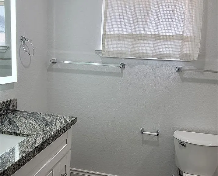 13810 Overbrook Ln — Photo 16