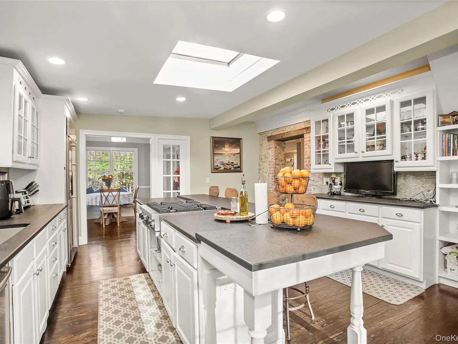 4 bed, 3.5 bath, 3350 sqft, $8,500 — Photo 3