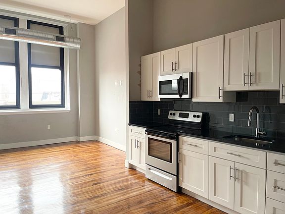 2nd image of 1515 S 17th St #204