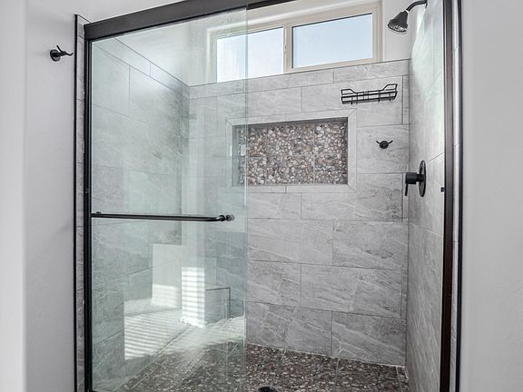 3rd image of 8311 W PALMAIRE Avenue