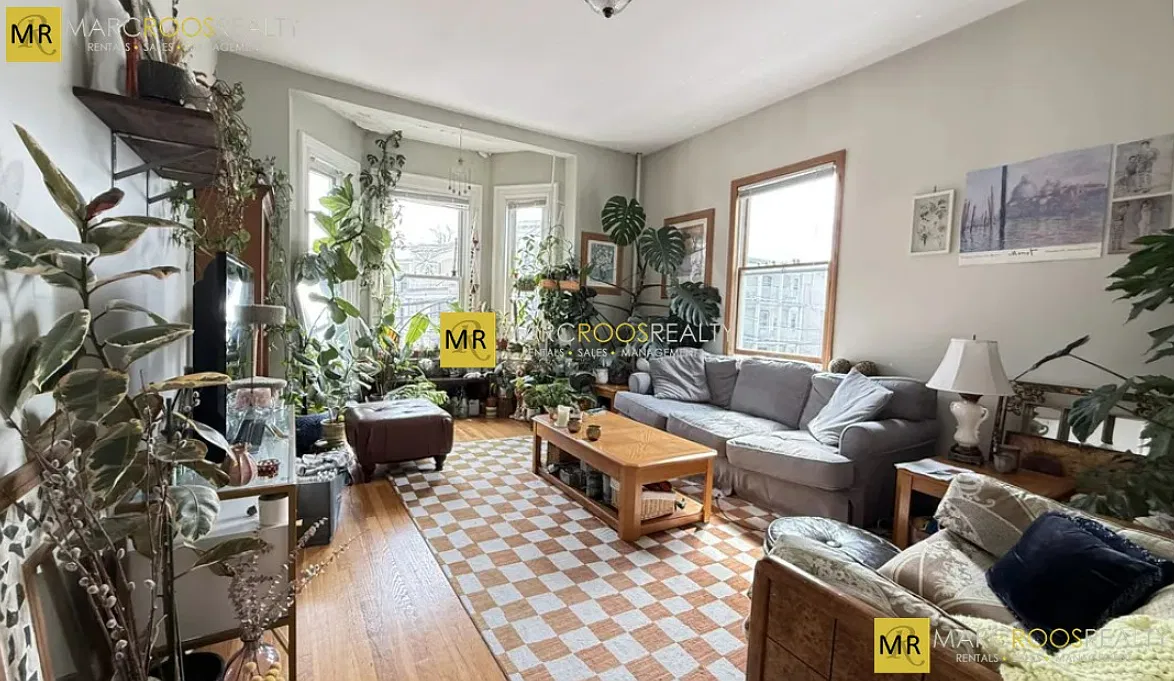 3 bed, 9999 sqft, $3,200 — Photo 1