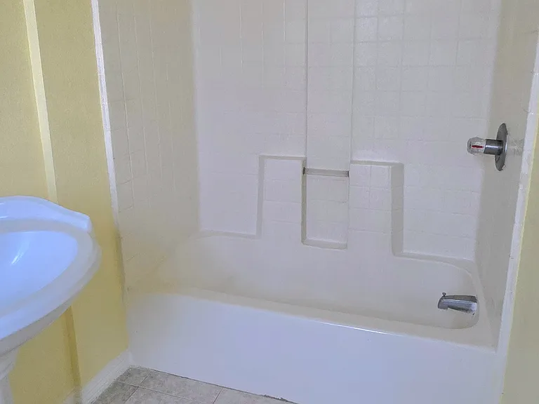 10683 San Fernando Rd — Photo 16