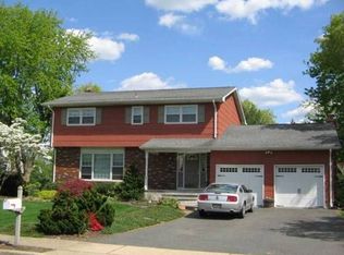 95 Limewood Dr, Hamilton, NJ 08690