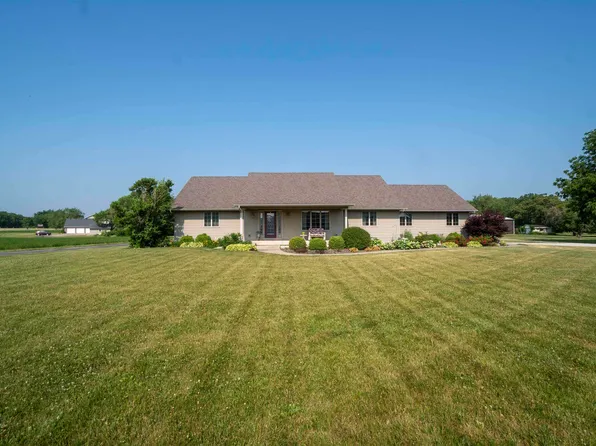 1013 Coal Bank Rd, Metamora, IL 61548
