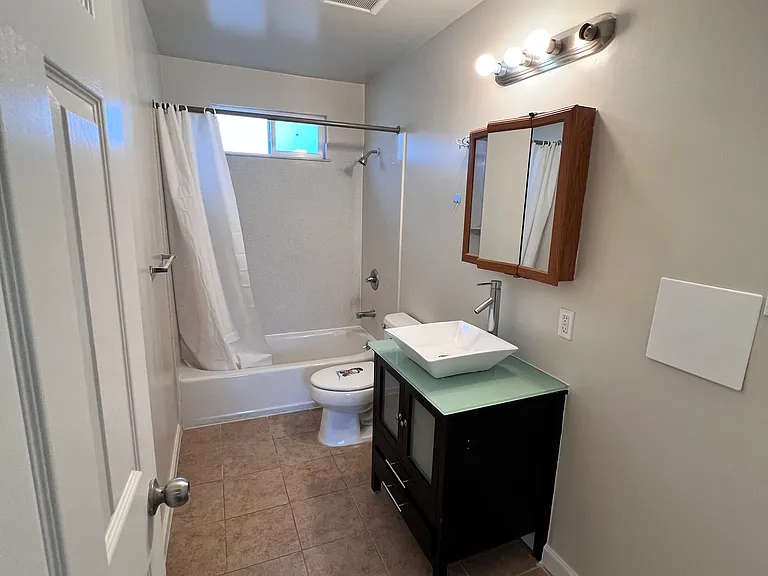 Main bathroom