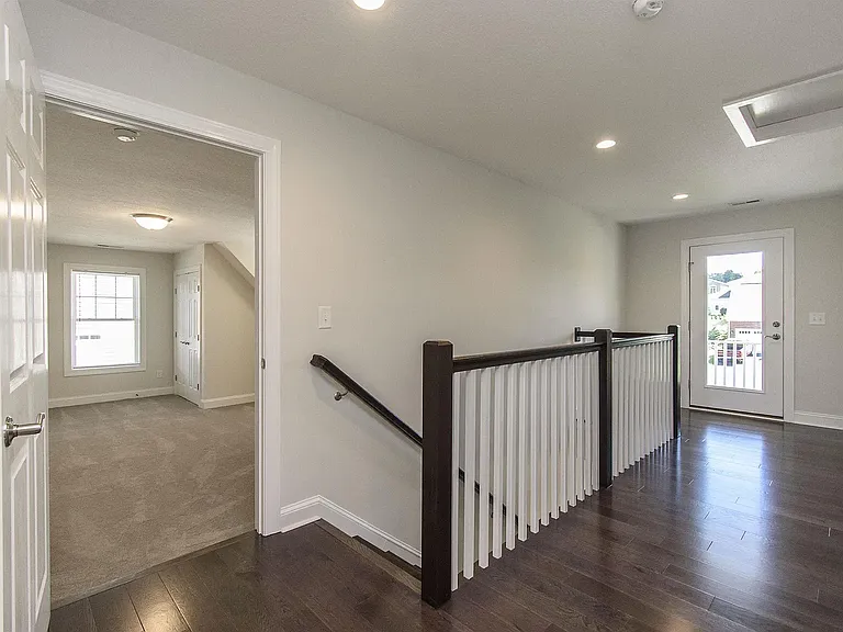 912 Kentwood Dr — Photo 14