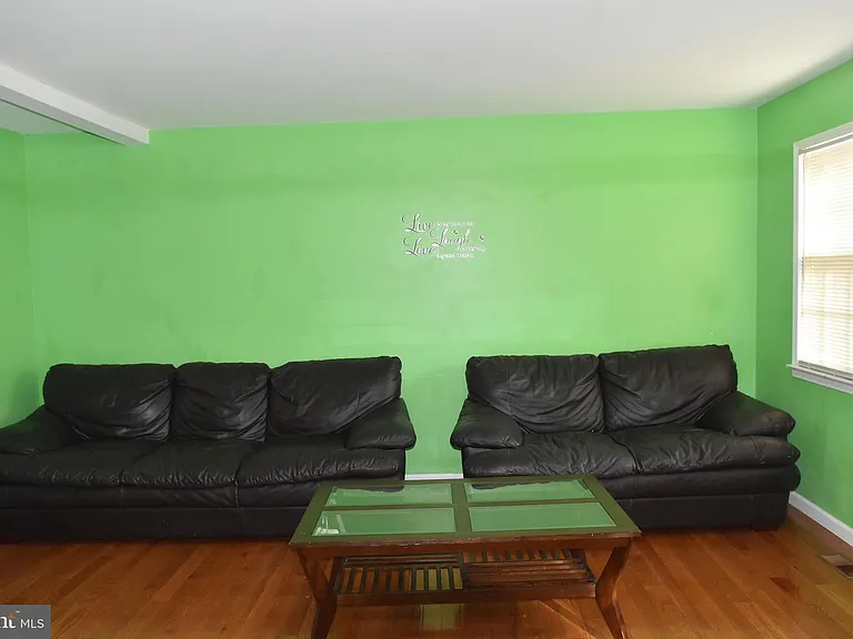 4557 King Edward Ct — Photo 15