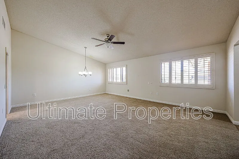 2 bed, 2.0 bath, 2020 sqft, $1,895 — Photo 2