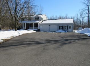 690 Pelis Rd, Newark, NY 14513