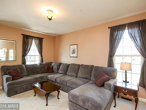 4th image of 6724 Averett Ct
