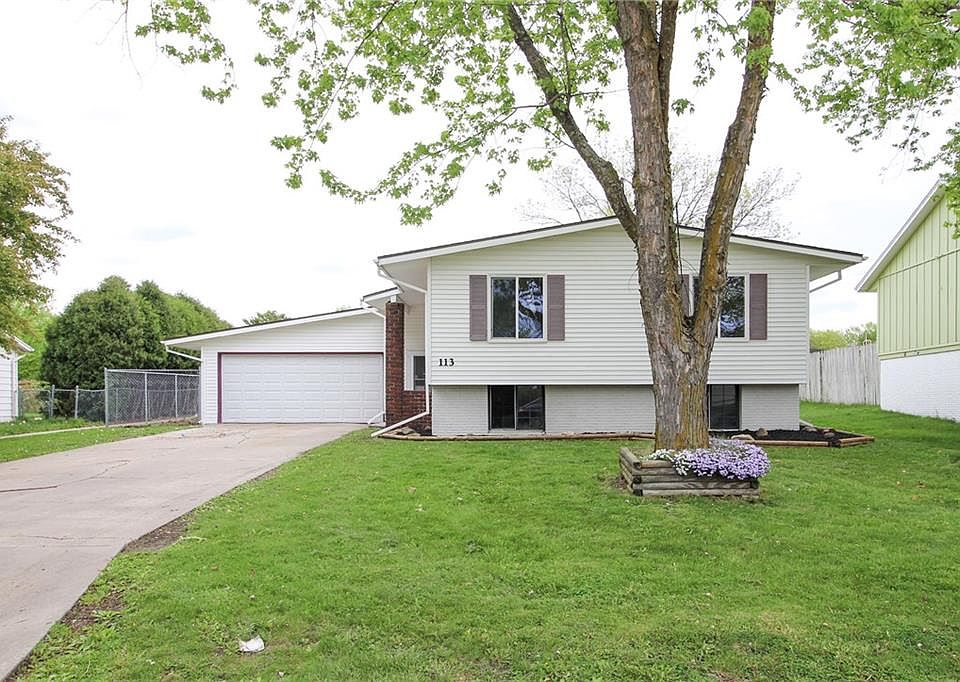 1st image of 113 NW Coral Ln