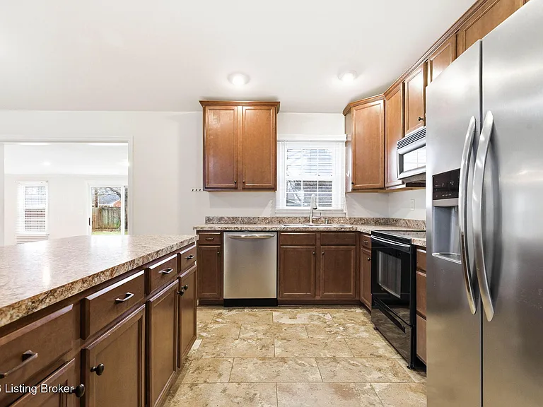 2403 Silverbrook Ave — Photo 12