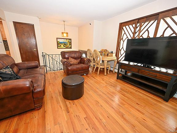 3rd image of 1156 Midway Court