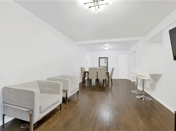 3021 Avenue Z image 4 of 14